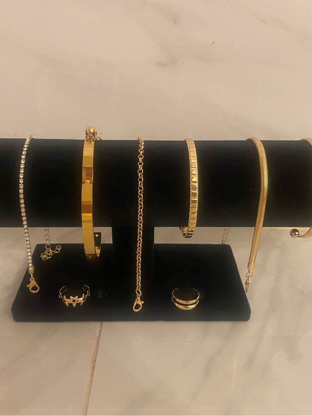 Gold-Tone Women's Bracelet Set - Elegant Layered Styles